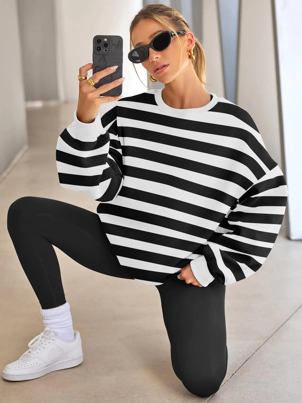 EFAN Womens Oversized Sweatshirts Hoodies Fleece Crew Neck Pullover Sweaters Casual Comfy Fall Fashion Outfits Clothes 2024 X-Large Black and White